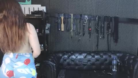  KIMBERLY SWAN  online show from 02-12-26, 06:36