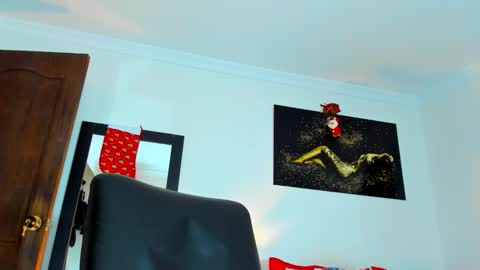 Kimberly Banks online show from 12-20-25, 01:07