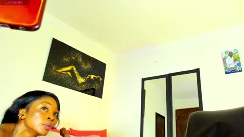 Snapshot of kimberlybanks2 chatting on 06-12-26, 10:52 Kimberly Banks online show from 06-12-26, 10:52