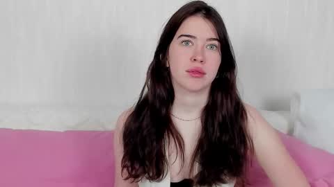 Snapshot of kimberlybond chatting on 12-18-25, 04:40 KimberlyBond online show from 12-18-25, 04:40