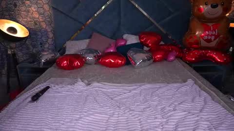 Kim online show from 02-11-26, 05:18