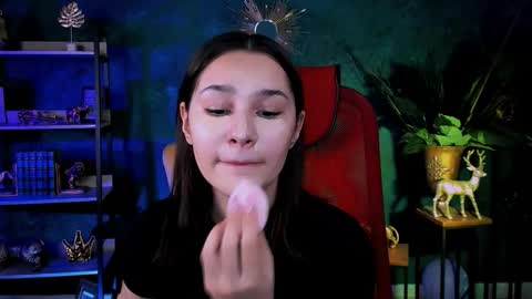 Snapshot of kimclarks chatting on 11-18-25, 08:41 kimclarks online show from 11-18-25, 08:41