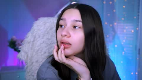 Snapshot of kimclarks chatting on 11-19-25, 12:27 kimclarks online show from 11-19-25, 12:27