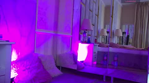 kimdessire online show from 12-20-25, 03:19