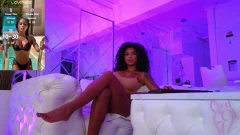 Snapshot of kimibrowny chatting on 11-18-25, 10:52 Kim online show from 11-18-25, 10:52