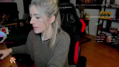 Wolfs Girl online show from 12-18-25, 06:58