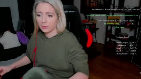 Snapshot of kimilee22 chatting on 01-18-26, 08:56 Wolfs Girl online show from 01-18-26, 08:56