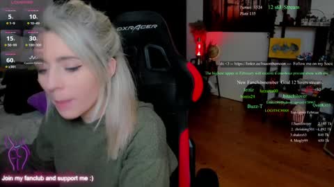 Snapshot of kimilee22 chatting on 02-08-26, 08:45 Wolfs Girl online show from 02-08-26, 08:45