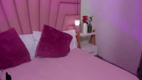 kimluna1 online show from 02-15-26, 04:20