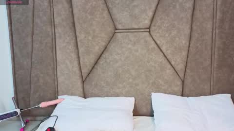 kimm_jones online show from 11-21-25, 09:57