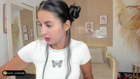 Kim  online show from 02-03-25, 06:17