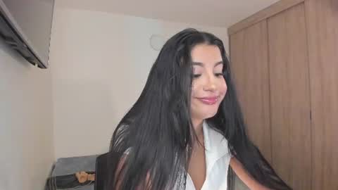 Snapshot of kimm_khalifa chatting on 06-17-26, 01:52 Kim online show from 06-17-26, 01:52