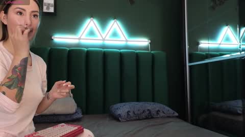 Kimmie online show from 12-14-24, 07:25