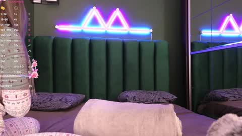 Kimmie online show from 12-17-24, 06:42