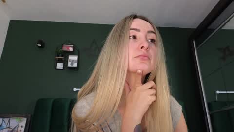 Kimmie online show from 12-24-24, 08:05