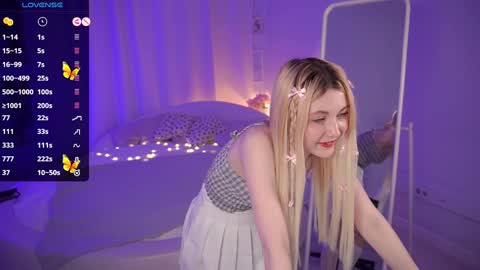 Snapshot of kimmie_shine chatting on 01-18-25, 02:23 Your Kimmie follow me online show from 01-18-25, 02:23