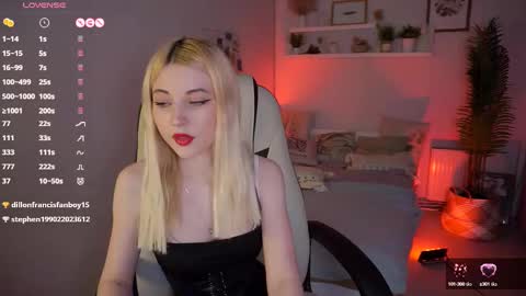 Snapshot of kimmie_shine chatting on 03-06-25, 01:57 Your Kimmie follow me online show from 03-06-25, 01:57