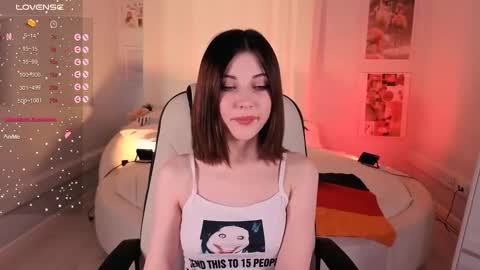 Snapshot of kimmie_shine chatting on 09-26-25, 09:02 Your Kimmie follow me online show from 09-26-25, 09:02