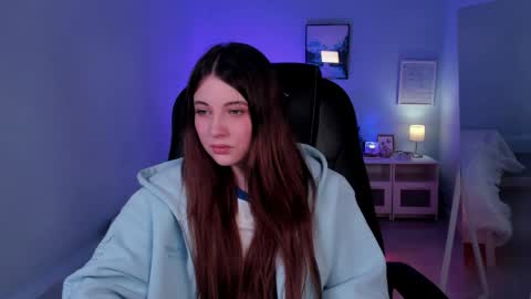  Your Kimmie  follow me  online show from 04-12-26, 09:36