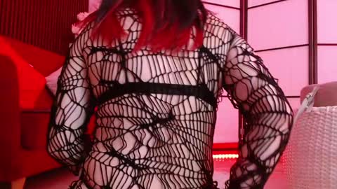 Snapshot of kimmy_red chatting on 10-21-25, 12:06 KIMMY online show from 10-21-25, 12:06