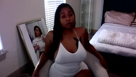 kimmyluxx online show from 02-08-25, 10:08