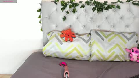 Kim  online show from 12-04-24, 09:29