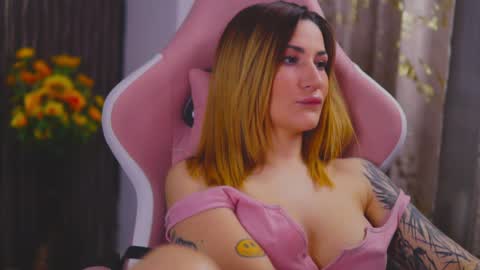 KimSkye online show from 02-01-25, 10:55