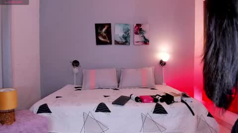 Kim online show from 04-17-26, 02:47