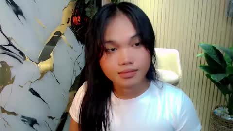 Snapshot of kina_greyx chatting on 11-25-25, 04:34 kina online show from 11-25-25, 04:34