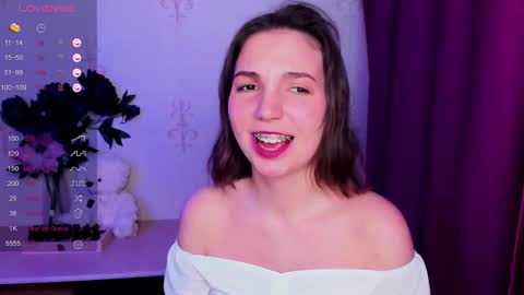 Hazel online show from 02-20-26, 06:48