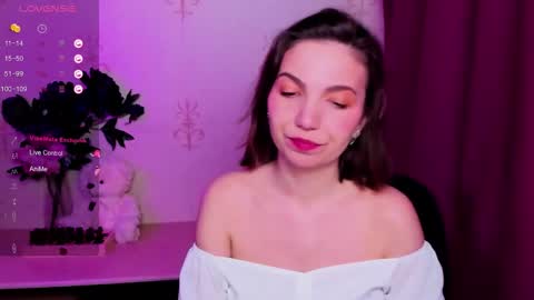 Hazel online show from 03-13-26, 06:58