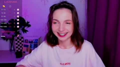 Snapshot of kindhazelhere_ chatting on 06-30-26, 07:48 Hazel online show from 06-30-26, 07:48