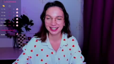 Snapshot of kindhazelhere_ chatting on 07-12-26, 05:59 Hazel online show from 07-12-26, 05:59