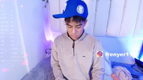 Snapshot of king_azahell chatting on 01-12-25, 11:47 king help me reach 100 likes online show from 01-12-25, 11:47