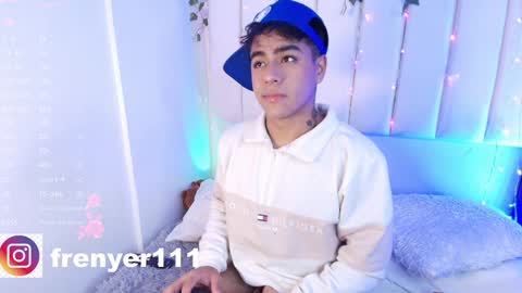 Snapshot of king_azahell chatting on 01-22-25, 02:48 king help me reach 100 likes online show from 01-22-25, 02:48