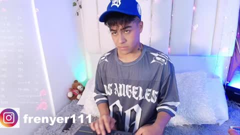 Snapshot of king_azahell chatting on 01-31-25, 03:20 king help me reach 100 likes online show from 01-31-25, 03:20