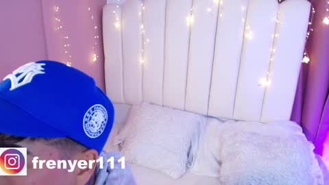 Snapshot of king_azahell chatting on 02-21-25, 05:13 king help me reach 100 likes online show from 02-21-25, 05:13