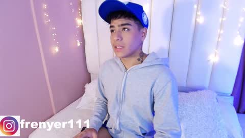 Snapshot of king_azahell chatting on 02-26-25, 05:53 king help me reach 100 likes online show from 02-26-25, 05:53