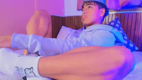 Snapshot of king_azahell chatting on 10-02-25, 03:02 king help me reach 100 likes online show from 10-02-25, 03:02