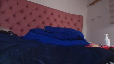 Snapshot of king_bella_ chatting on 01-14-25, 09:13 Bella online show from 01-14-25, 09:13