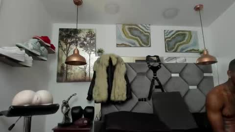 HOT MEN BLACK online show from 01-28-25, 05:14