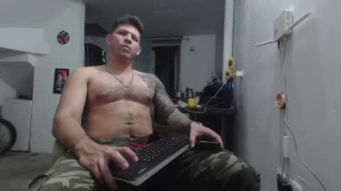 Snapshot of king_russo chatting on 10-24-25, 10:39 king_russo online show from 10-24-25, 10:39