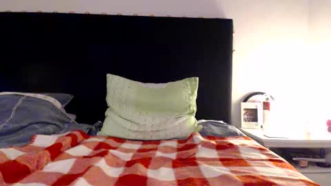Snapshot of kingandprincess chatting on 06-06-26, 06:56 sexysexyhotwetpinkredpussy online show from 06-06-26, 06:56