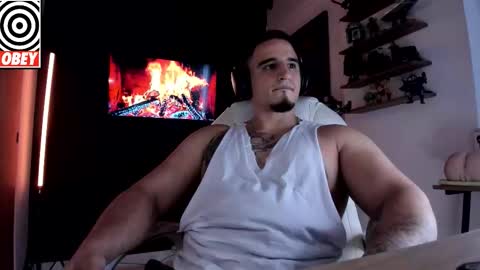 Snapshot of kingbear777 chatting on 11-06-25, 08:04 King Bear online show from 11-06-25, 08:04