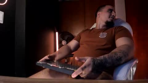 King Bear online show from 02-19-26, 01:34