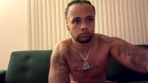 Snapshot of kingdabiggest chatting on 09-13-25, 10:37 KingDaBiggest online show from 09-13-25, 10:37