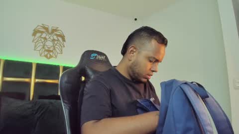 Snapshot of kingg_jay chatting on 06-16-26, 11:35 kingg_jay online show from 06-16-26, 11:35