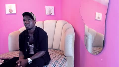 Snapshot of kingmaverickx chatting on 10-28-25, 12:09 kingmaverickx online show from 10-28-25, 12:09