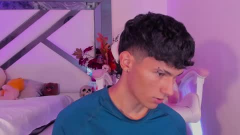 Snapshot of kingparker1 chatting on 01-14-25, 01:47 A L E X online show from 01-14-25, 01:47