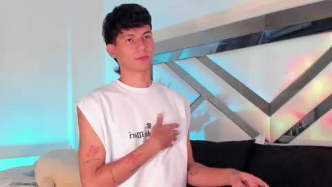 Snapshot of kingparker1 chatting on 02-09-25, 08:33 A L E X online show from 02-09-25, 08:33